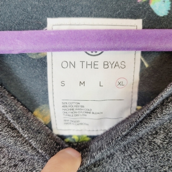 ON THE BYAS TROPICAL LADY TSHIRT, SZ XL - Picture 3 of 10